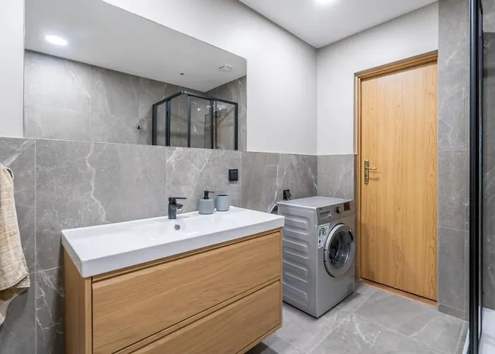 Apartment Amber Oldtown Self Check-in By Quarterstays